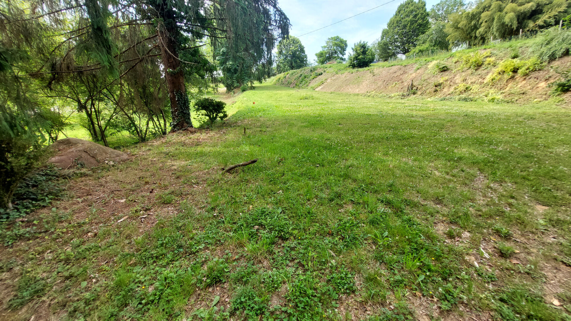 Photo TERRAIN CONSTRUCTIBLE FEYTIAT - 2400 m2 image 2/6