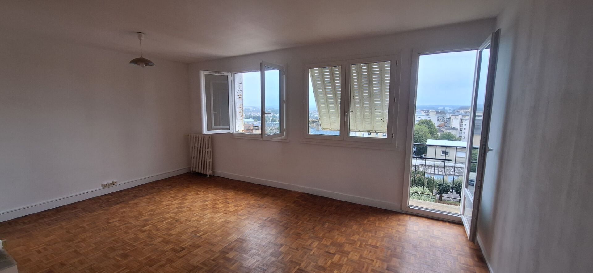 Photo Appartement T3 avec garage et balcon image 2/6