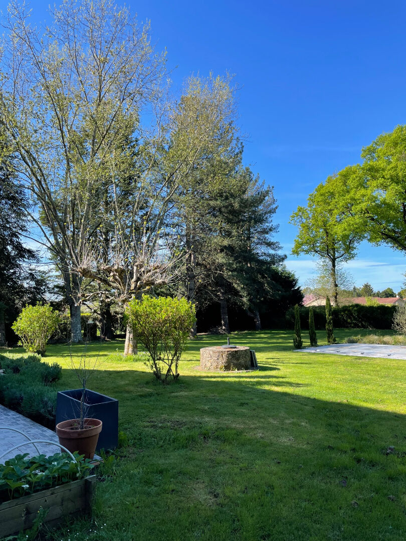 Photo Maison Magnac Laval 7 pièce(s) 158 m2 image 5/6