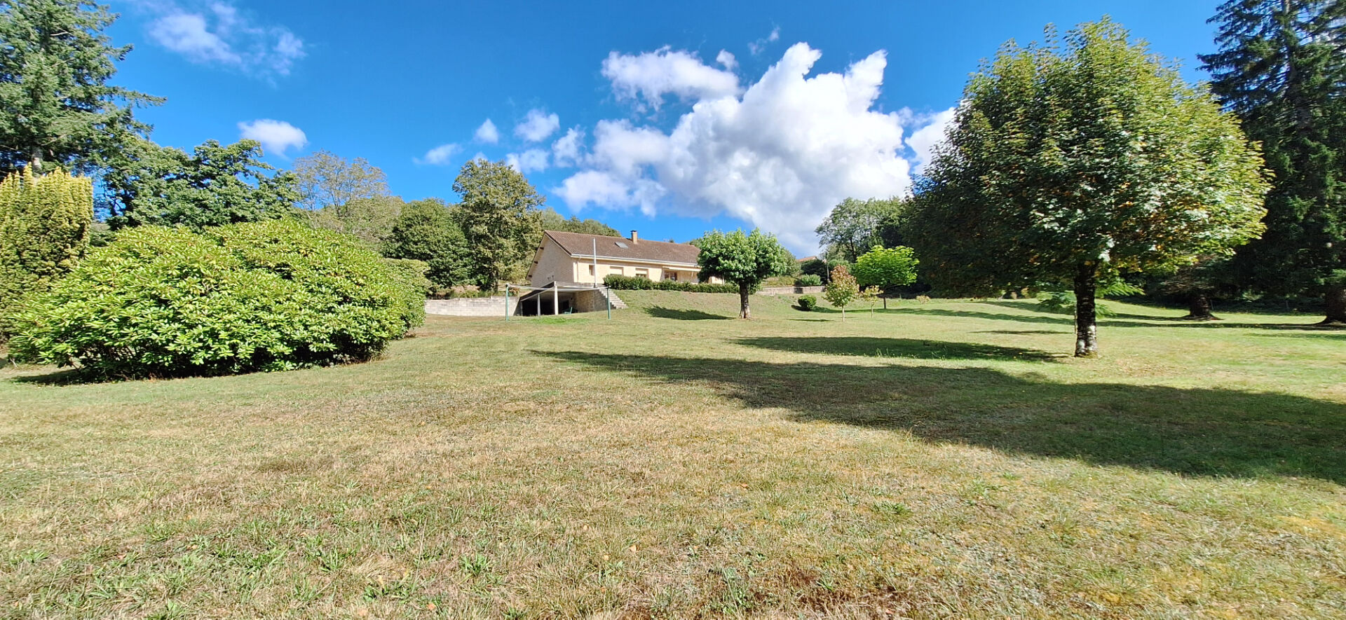 Photo RAZES Maison d'architecte de 2006 avec étang image 1/6