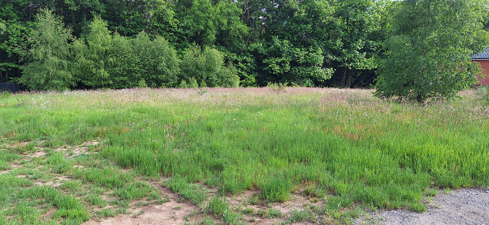 Photo Terrain constructible de 1212 m² image 2/4