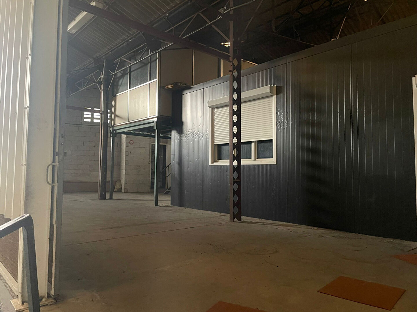 Photo Local commercial Panazol env 500 m2 image 3/4