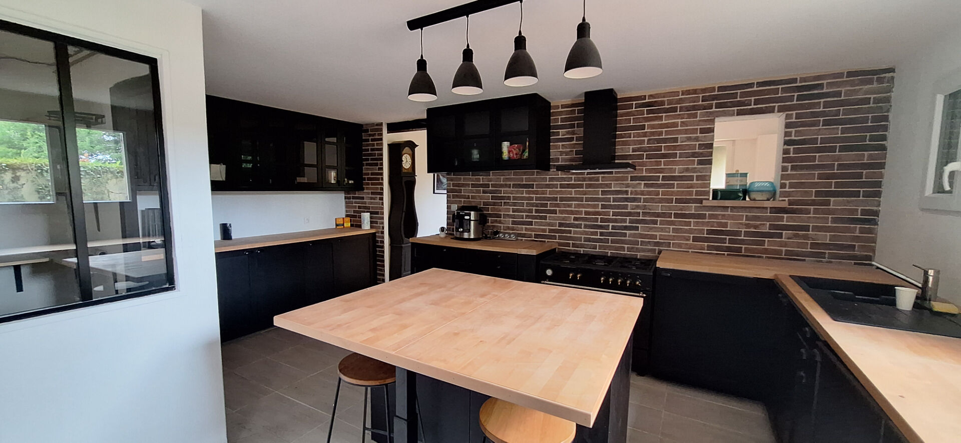 Photo Charmante maison de caractère  de 167 m²  Terrain 340 m² image 2/6