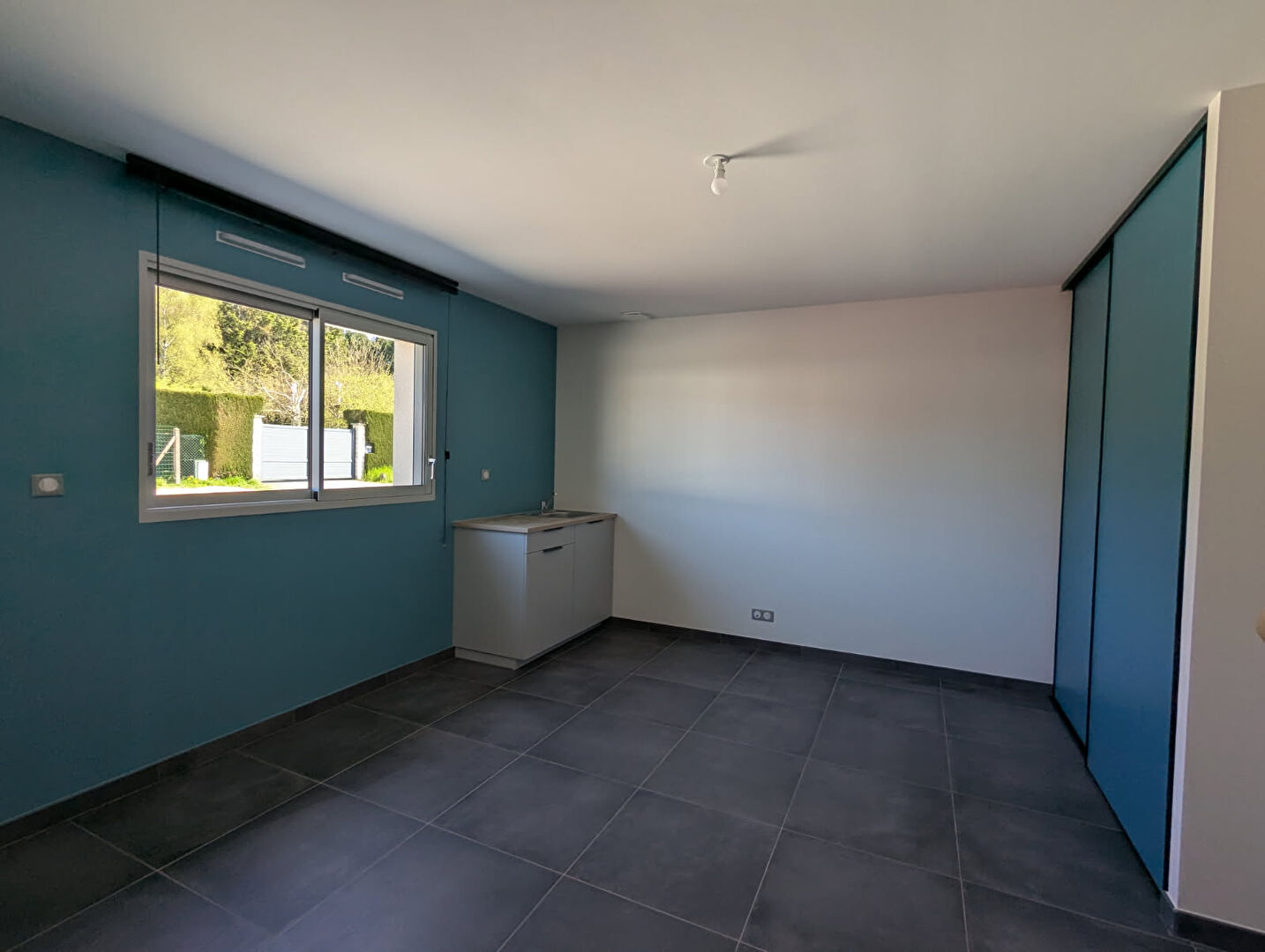 Photo Bureaux NEUF Pierre Buffiere 140 m2  idéal profession médicale ou para image 2/6