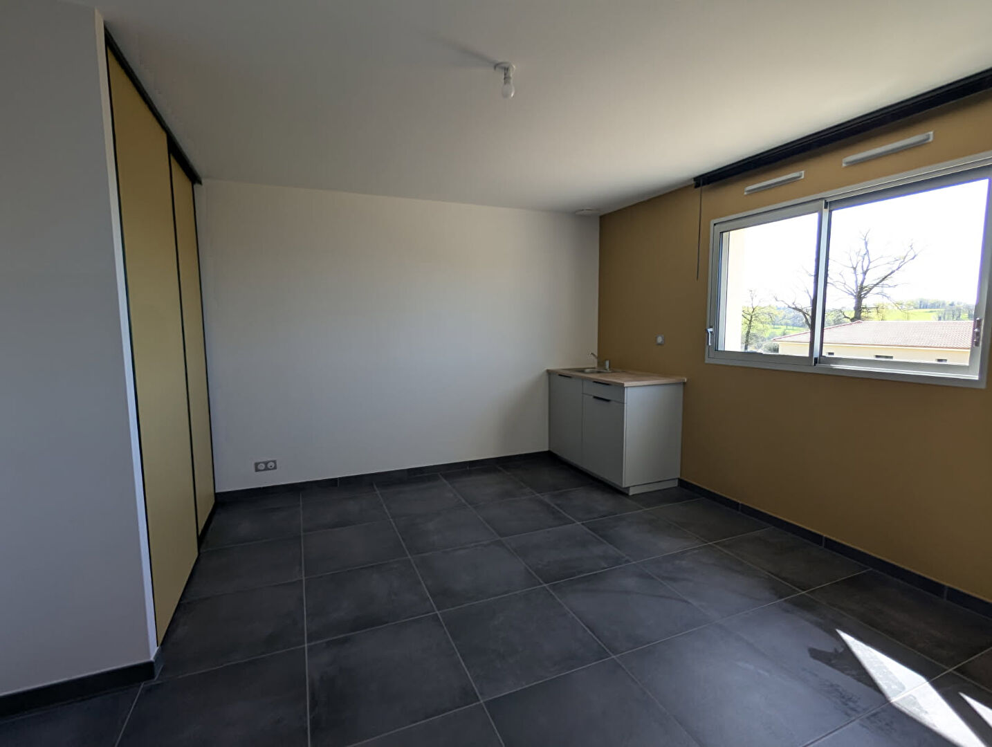 Photo Bureaux NEUF Pierre Buffiere 140 m2  idéal profession médicale ou para image 6/6