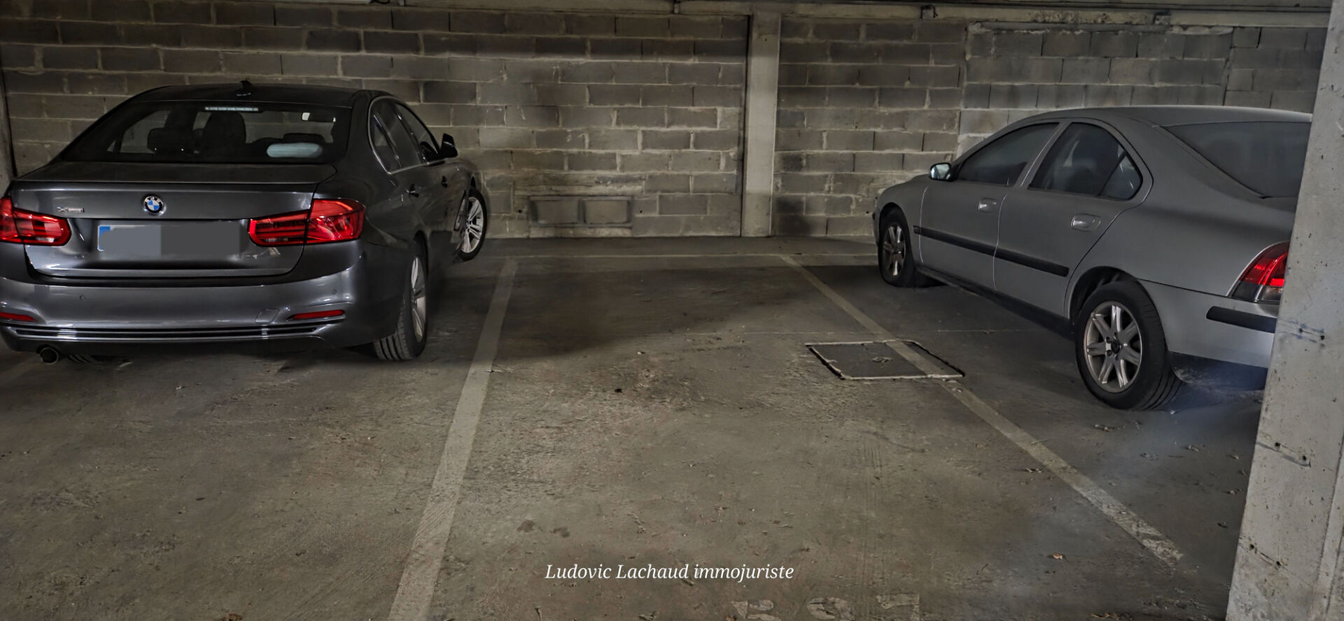 4 places de parking de 11m²