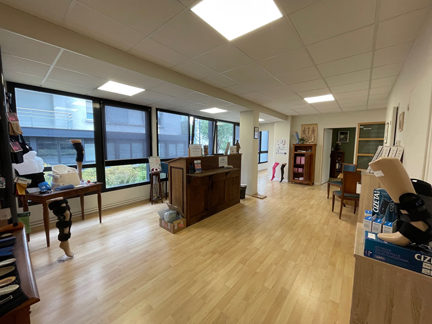 Local professionnel ou 4 pièce(s) 107 m2