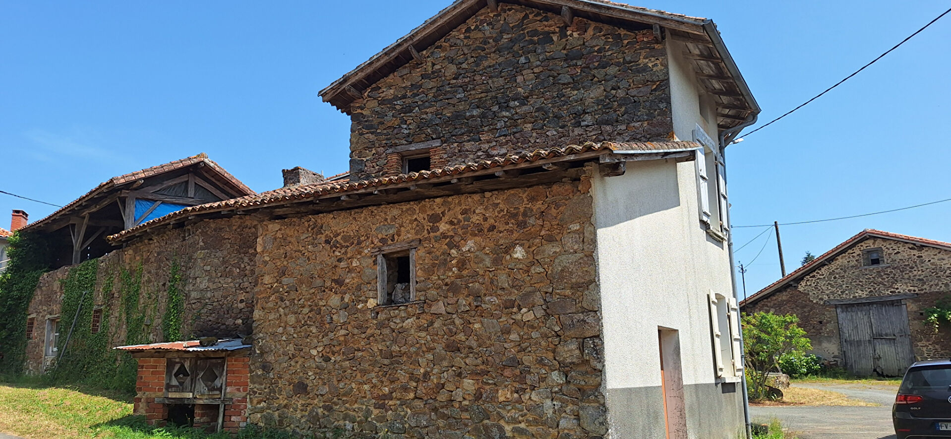Vayres Maison en pierre  avec deux terrains non attenant