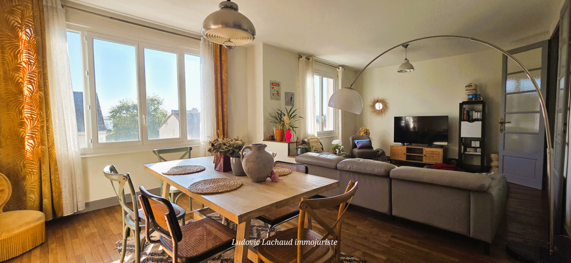 Appartement T4 de 105 m2 avec place de parking.