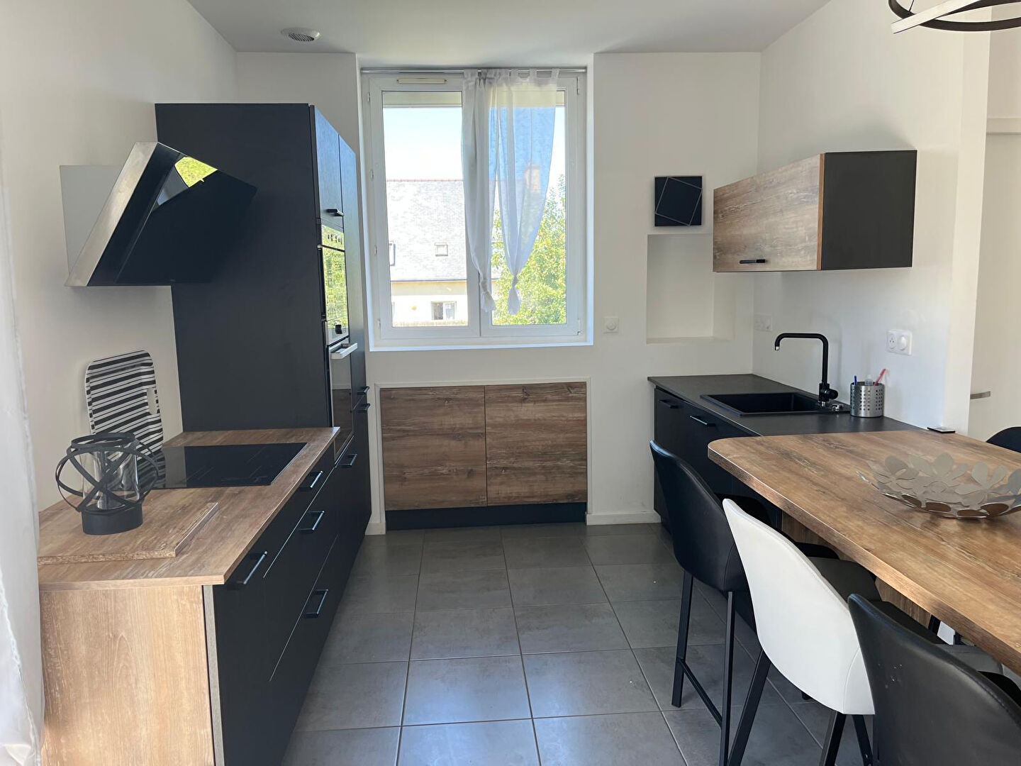 Photo LOCATION MEUBLEE - Maison Brest 7 pièce(s) image 2/6