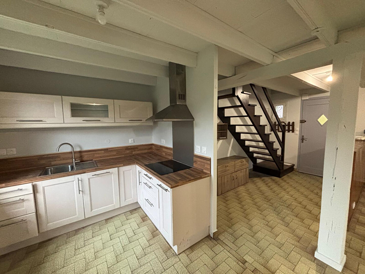 Photo A louer Maison Lannilis 5 pièce(s) 84.25 m2 image 3/6