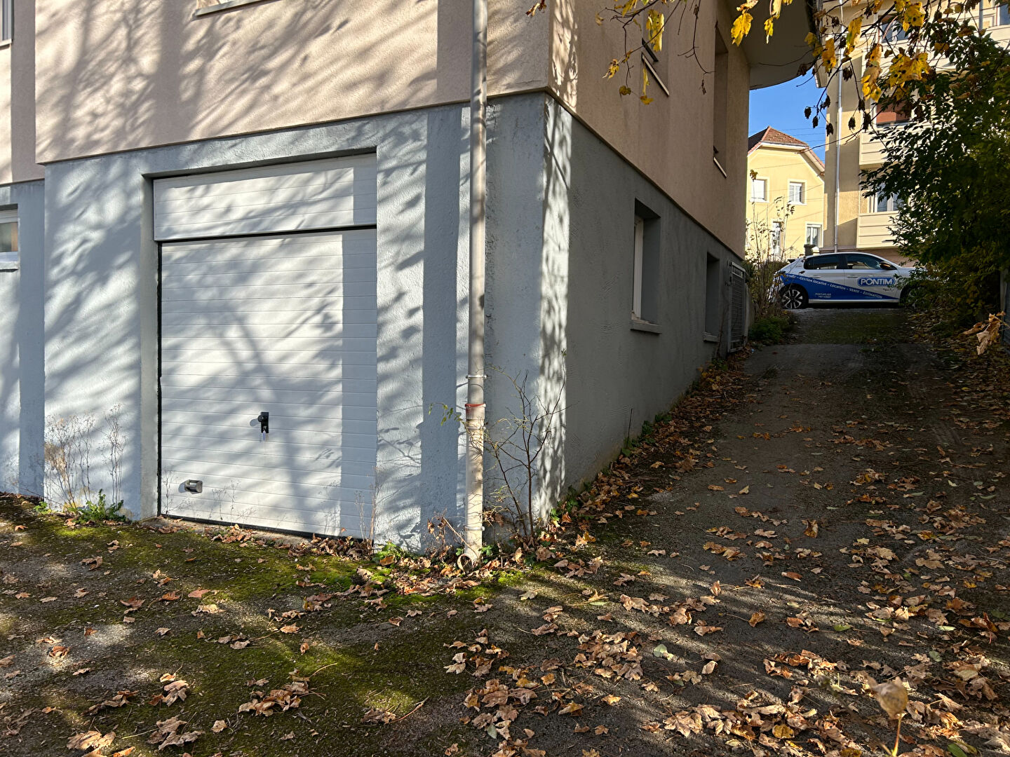 Parking / box Pontarlier