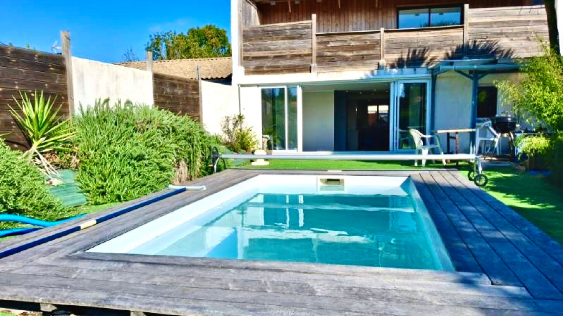 Maison ROCHEFORT avec piscine, studio indépendant et beaux volumes