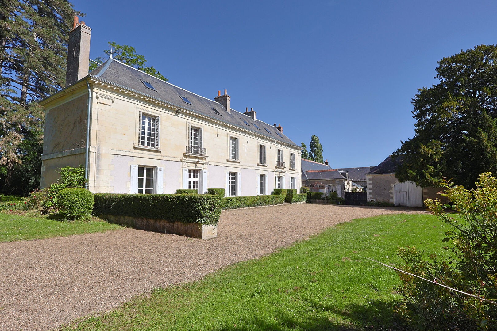 Propriété de caractère du XIXe siècle sur 2 hectares aux portes de Tours
