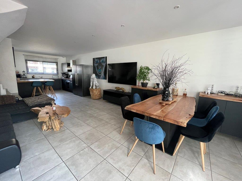 Photo Triplex avec jacuzzi au centre de Villette d'Anthon ! image 2/6