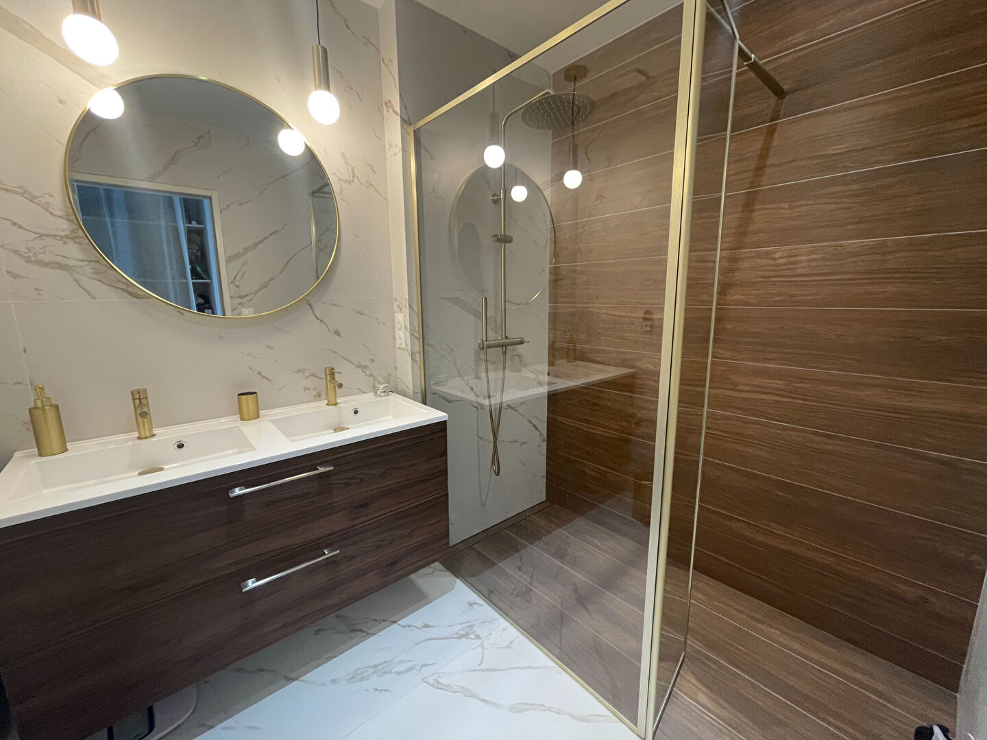 Photo Triplex avec jacuzzi au centre de Villette d'Anthon ! image 5/6