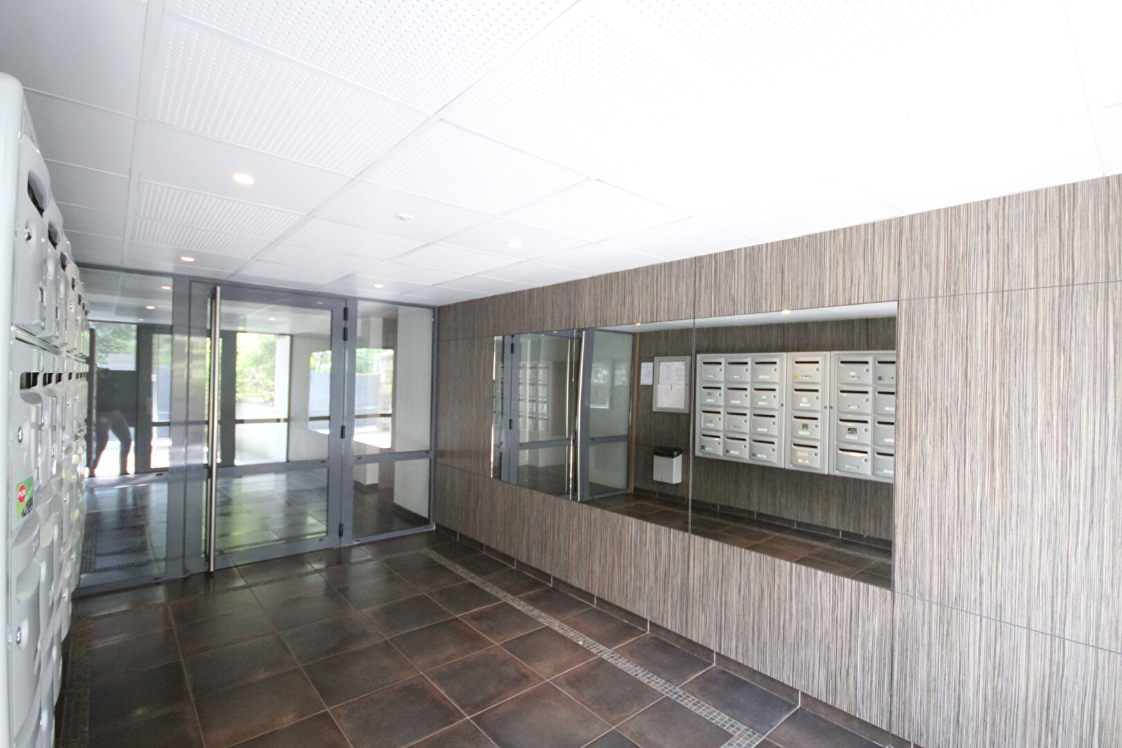 T4 en rez de jardin proche gare viotte