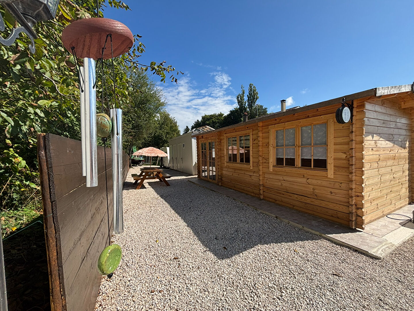 Chalet 2 pièces ,Osselle Routelle , 616 m² terrain plat