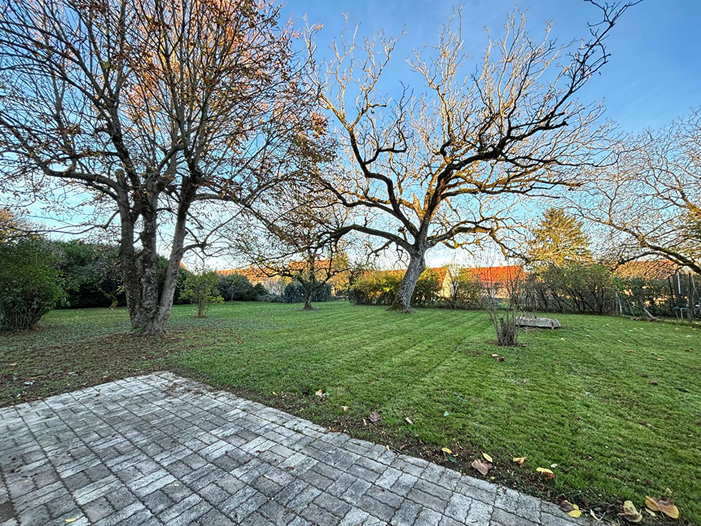 Maison située à Montagney , 6 pièces 140 m2