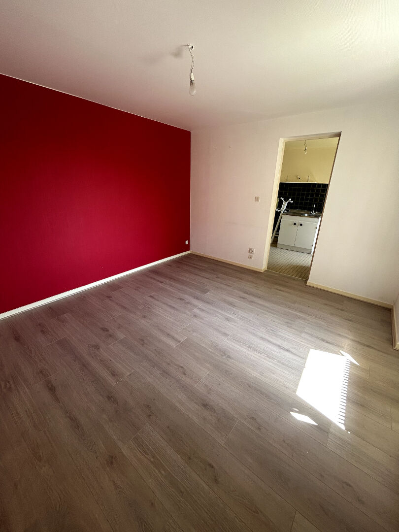 Photo T2 dans maisonnette avec jardin en duplex à st Ferjeux image 6/6