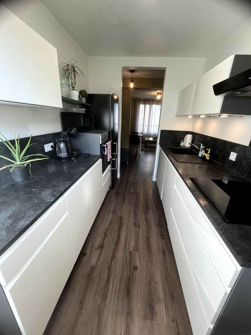 Photo Appartement T3 quartier St Claude  57 m2 image 1/6