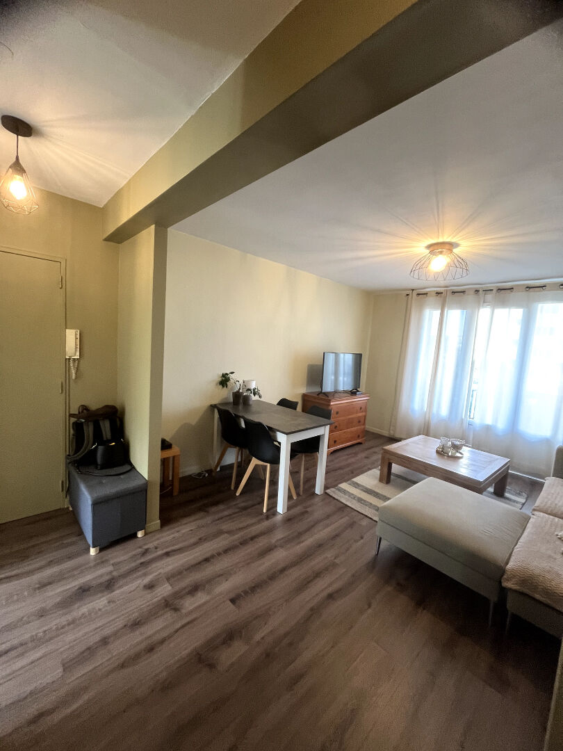 Photo Appartement T3 quartier St Claude  57 m2 image 3/6