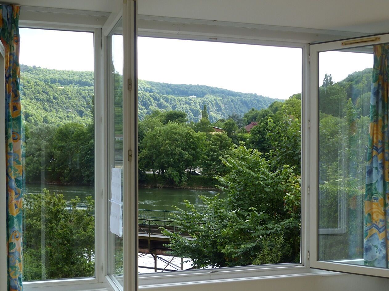 Photo Studio avec vue sur Doubs image 1/5