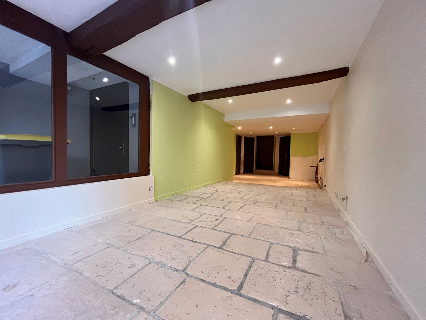 Photo Local commercial  62 m2 image 2/5