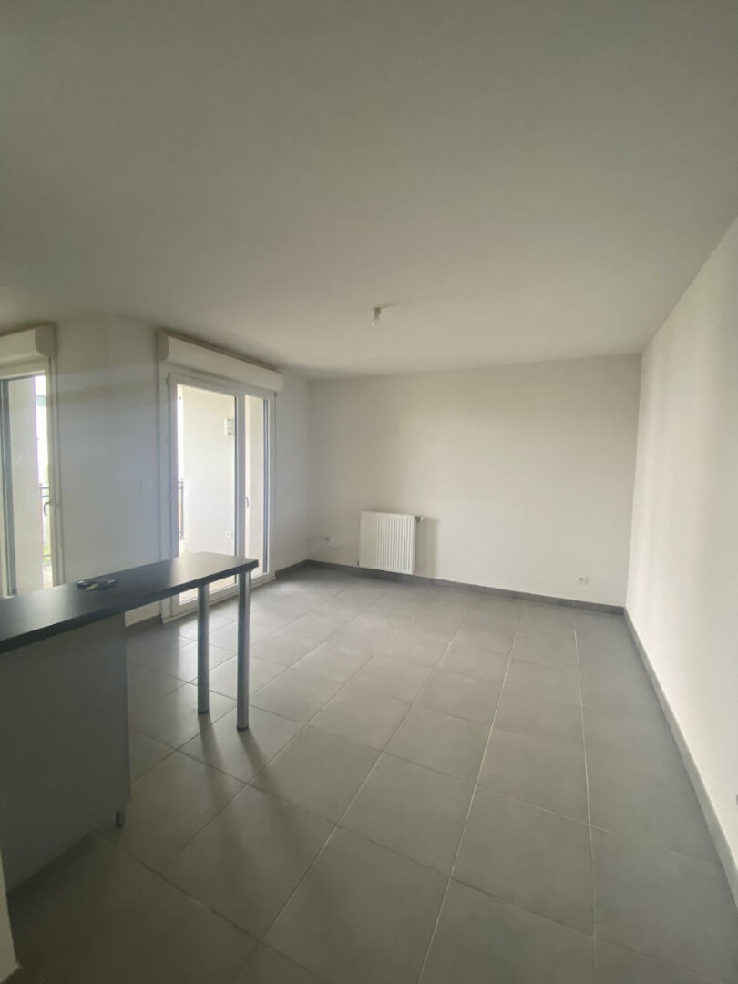 Photo T2 AVEC ASCENSEUR image 2/6