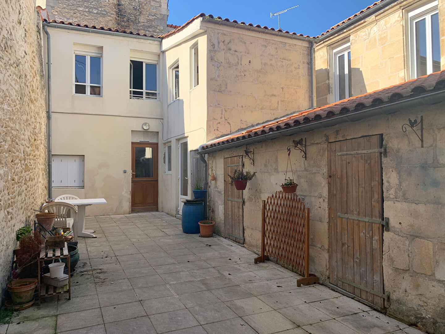 Photo IMMEUBLE DE RAPPORT ROCHEFORT image 2/2