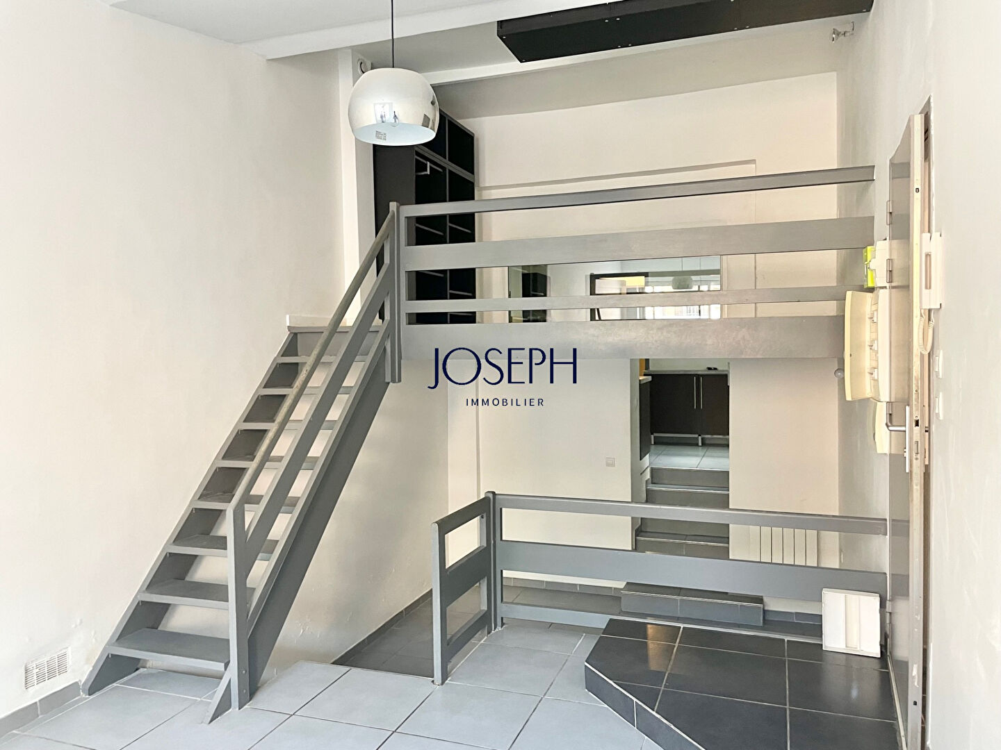 CHALETS - Agréable T2 bis rénové en rez-de-chaussée d'un petit immeuble