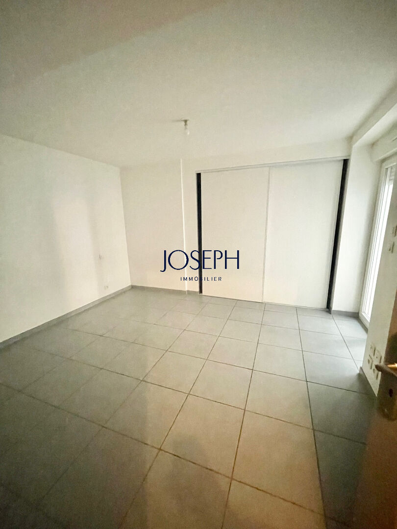 Photo CHALETS - Agréable T2 bis rénové en rez-de-chaussée d'un petit immeuble image 5/5