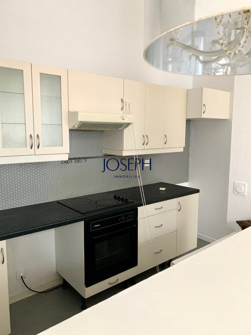 Photo MARENGO MEDIATHEQUE - Grand T3 mezzanine atypique de 87 m² avec patio image 3/5