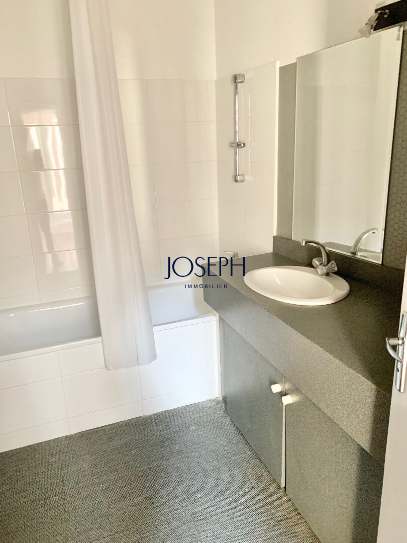 Photo MARENGO MEDIATHEQUE - Grand T3 mezzanine atypique de 87 m² avec patio image 4/5