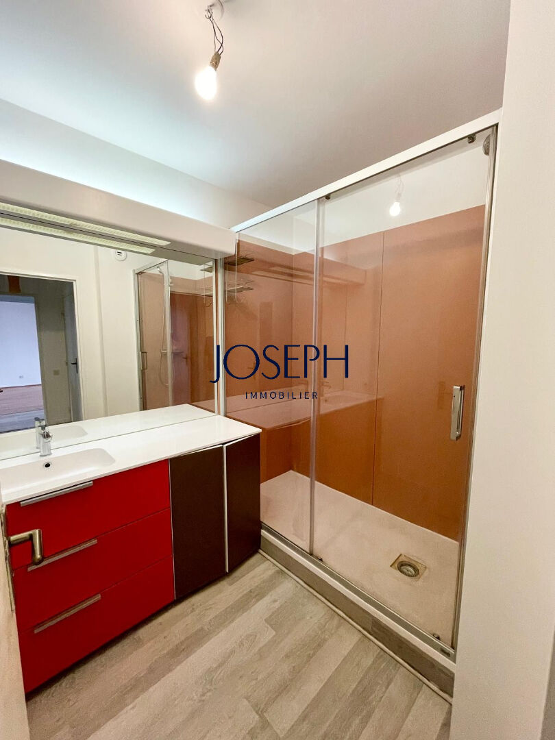 Photo COMPANS CAFFARELLI - Très beau T2 de 50 m² avec terrasse et parking en sous-sol. image 4/6