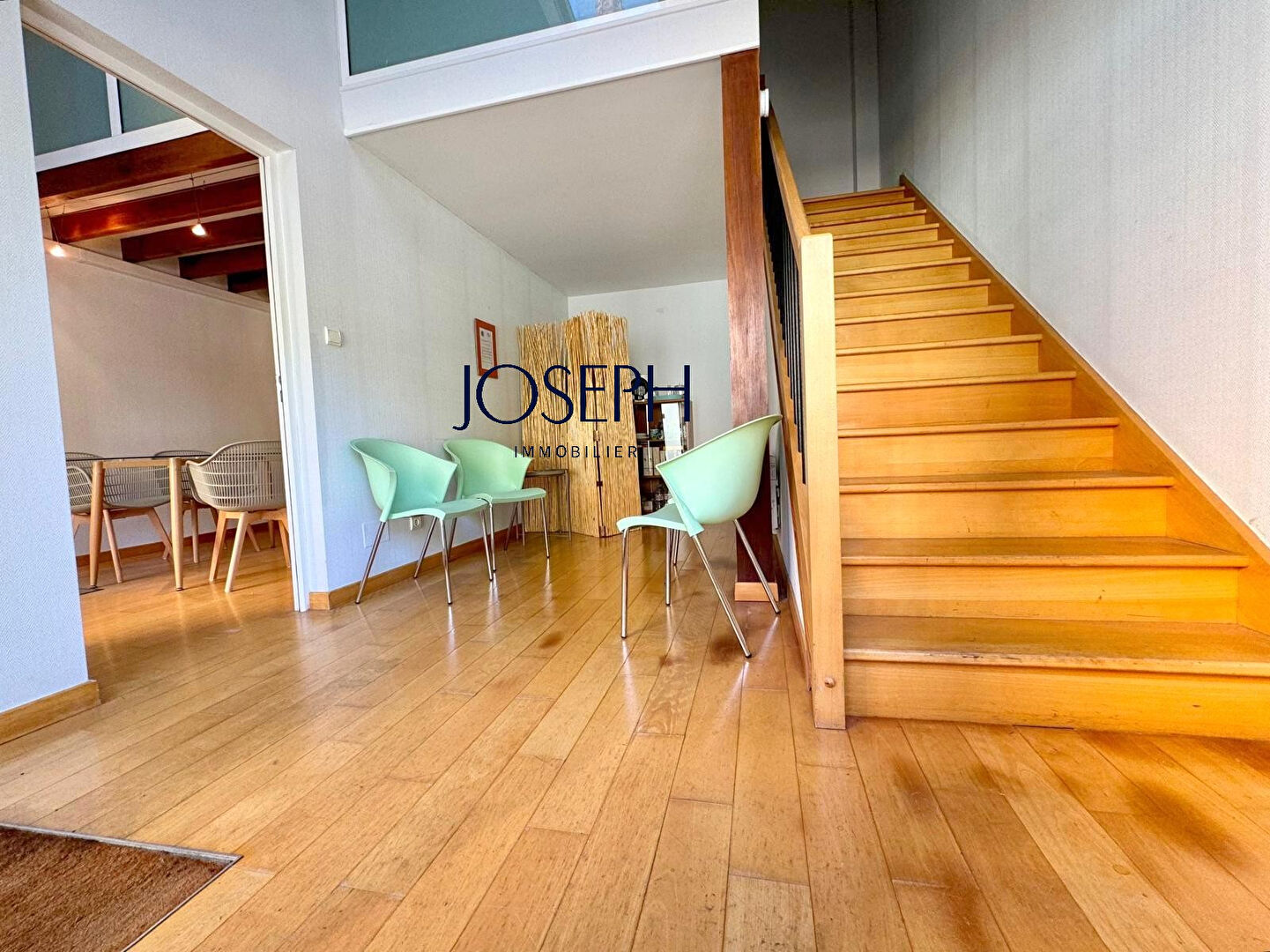 PONT DES DEMOISELLES - Local professionnel/bureaux rénovés en rez-de-chaussée