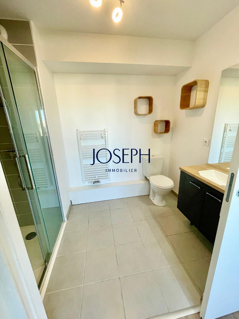 Photo ST AGNE JULES JULIEN - Très beau T2 lumineux en étage élevé avec terrasse et parking image 3/5