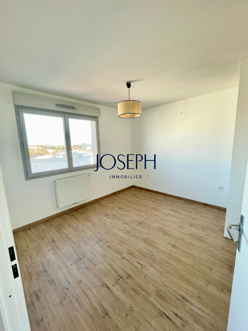 Photo ST AGNE JULES JULIEN - Très beau T2 lumineux en étage élevé avec terrasse et parking image 4/5