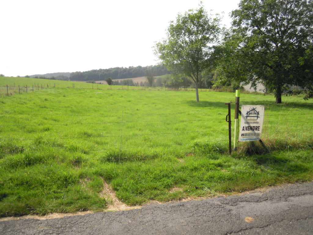 Terrain constructible de1225 m2 à CLAVY WARBY