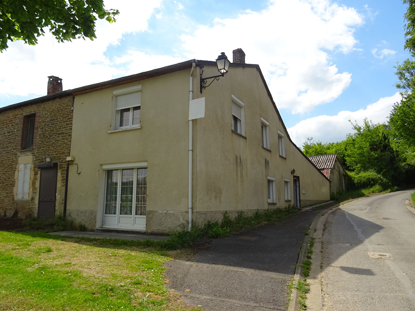 Maison mitoyenne de 120 m2 sh avec un terrain à RIMOGNE