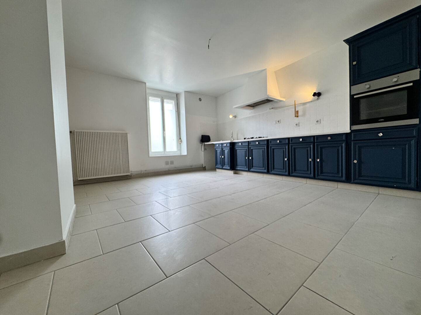 Appartement 5 pièces 148 m² · à Charleville · 148 m² · 93 000 €