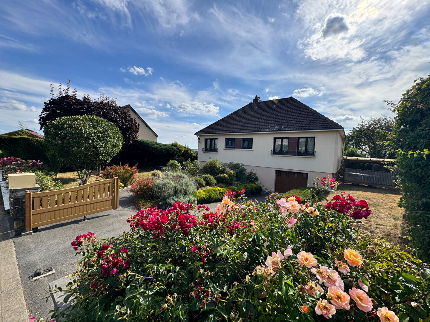 Maison de 105 m2 SH sur sous-sol avec 882 m2 de terrain à Ville sur Lumes