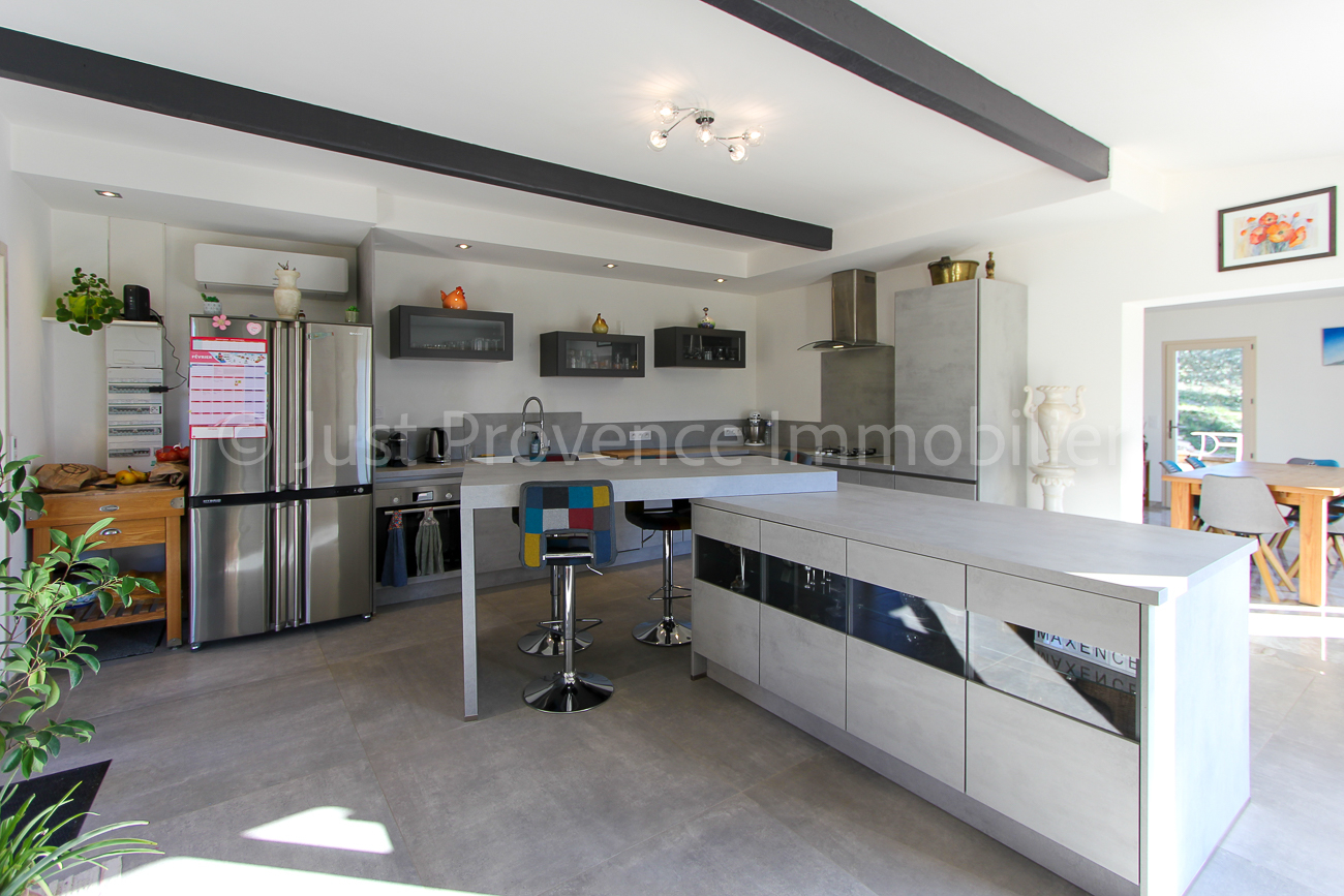Photo À vendre maison Méthamis 5 pièces 126.28 m2 avec piscine et garage image 5/6