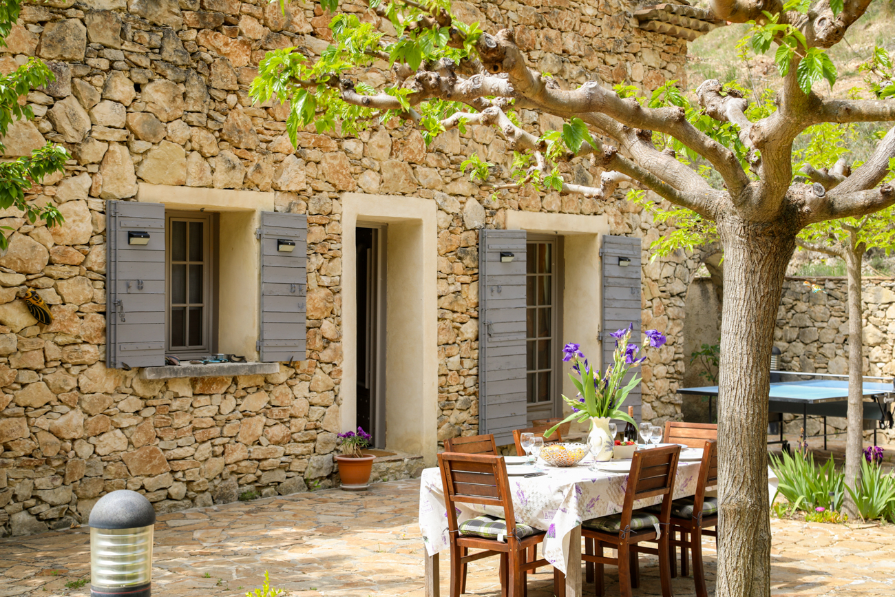 Photo EN EXCLUSIVITÉ. Le Barroux, ensemble immobilier, avec piscine, garage et carport. . image 2/6