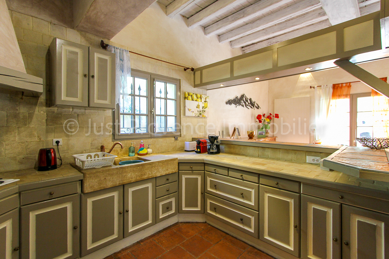 Photo EN EXCLUSIVITÉ. Le Barroux, ensemble immobilier, avec piscine, garage et carport. . image 6/6
