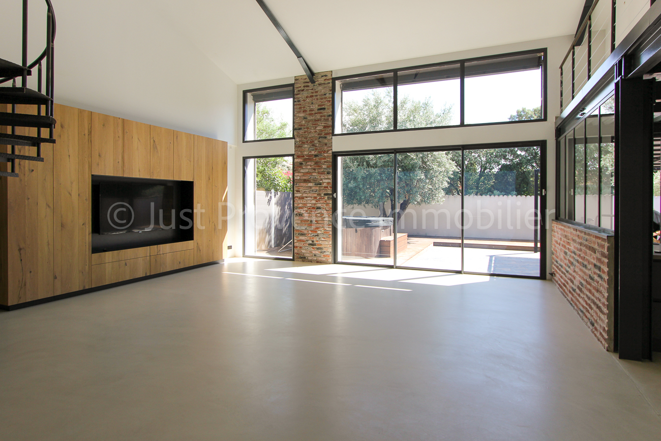 Photo Loft Carpentras 5 pièces 200 m2  avec garage double sur 333 m² de terrain. image 4/6