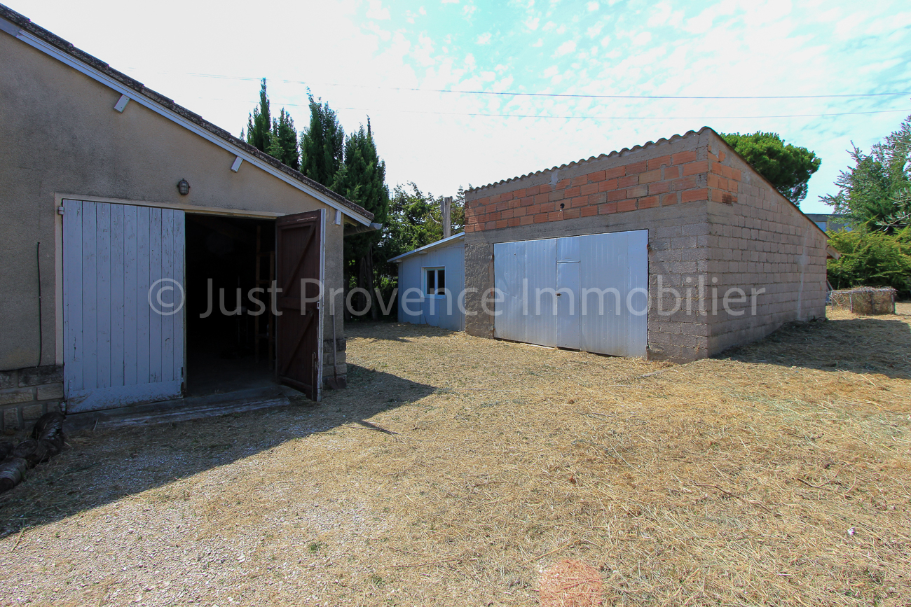 Photo Maison Bedoin 4 pièces 100 m2 avec garage et dépendance image 3/6