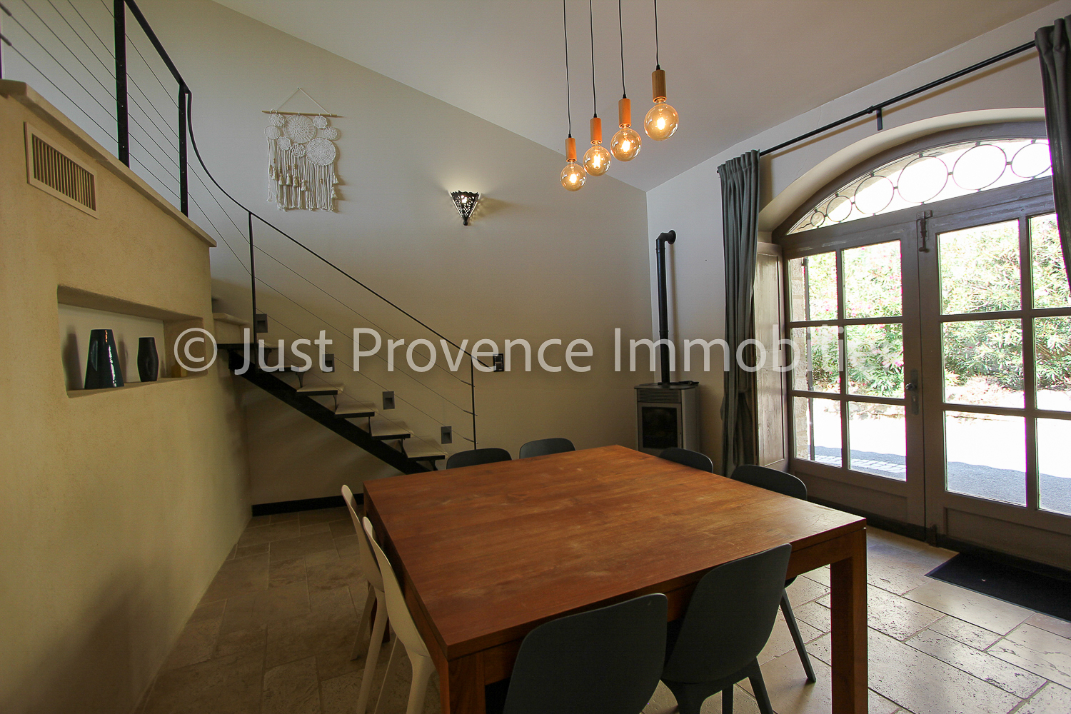 Photo Maison Le Barroux 8 pièces 161.84 m2 avec terrasses et jardin image 5/6