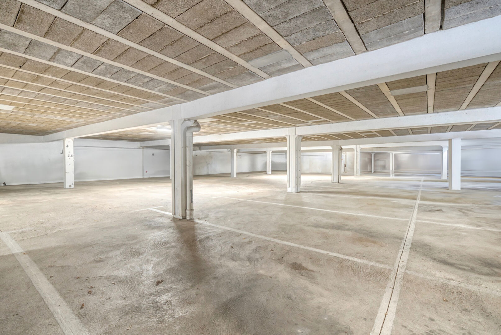 Photo Parking - Bréquigny image 2/2