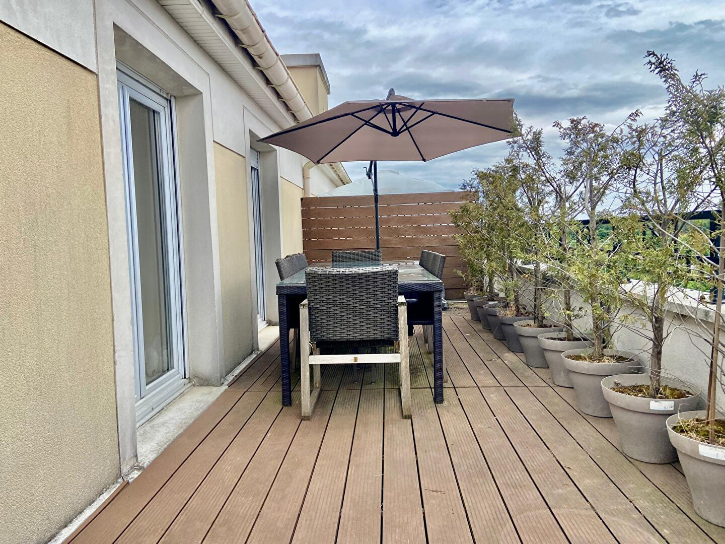 Photo ST OUEN L' AUMONE , Gare de Liesse, F5 de 100m2 avec  terrasse. image 2/6